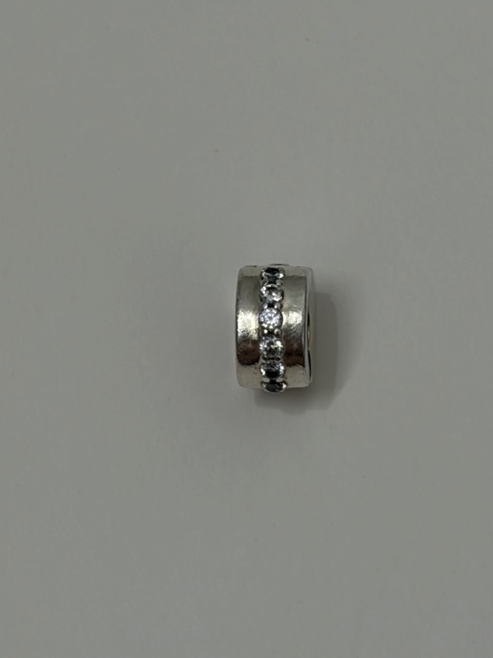Pandora clear sparkling row clip charm